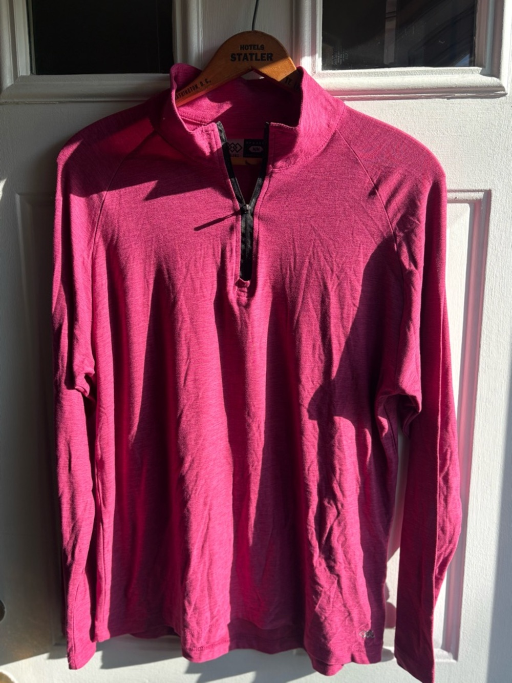 L3GEND Bright Magenta Long Sleeve 1/4 Zip Moisture Wicking Lightweight Size M